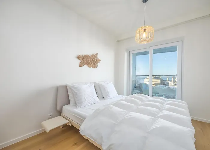 Lecomte - The Shoreline Paradise 45